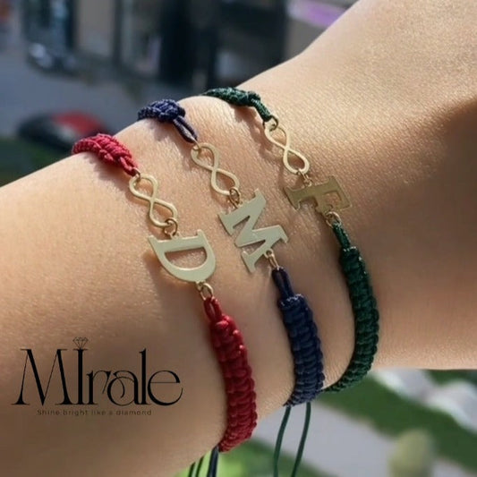 Bracelet Cordon infini lettre en Or 18K